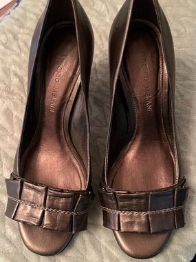 ANTONIO MELANI Gunmetal/Bronze Metallic Peep-Toe Leather Pumps with Front Bow